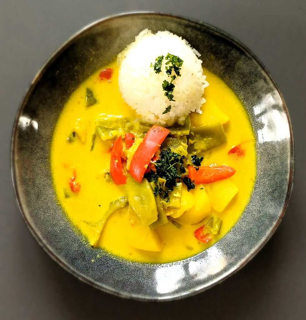 Kartoffel-Curry mit Stangenbohnen (vegan)