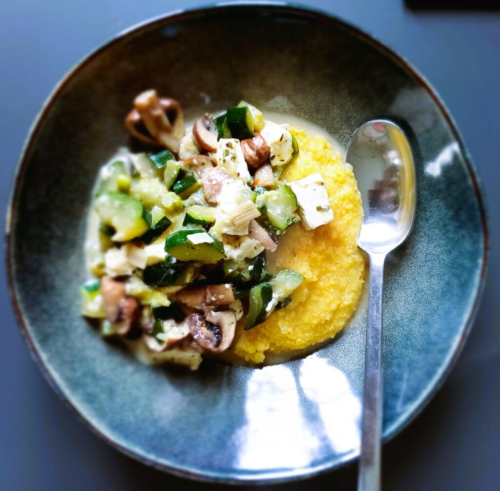 Polenta mit Gemüseragout