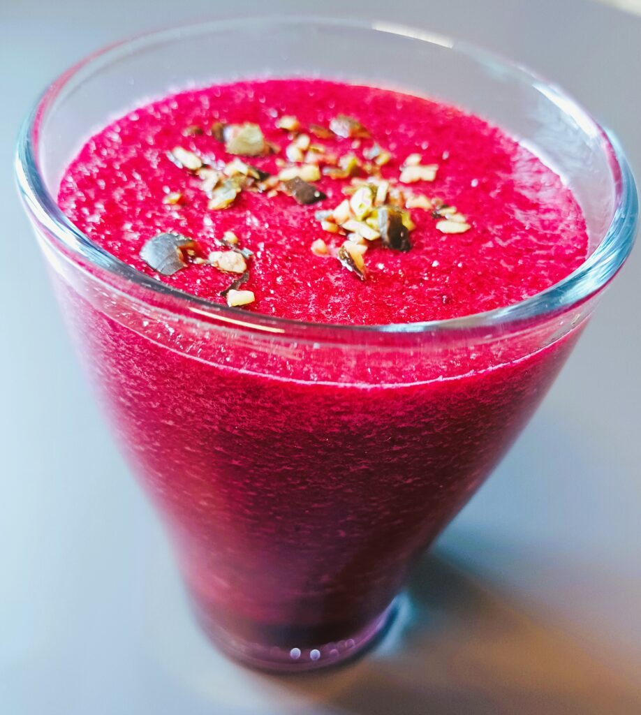 Rote Rüben Smoothie mit Banane und Apfel (vegan)