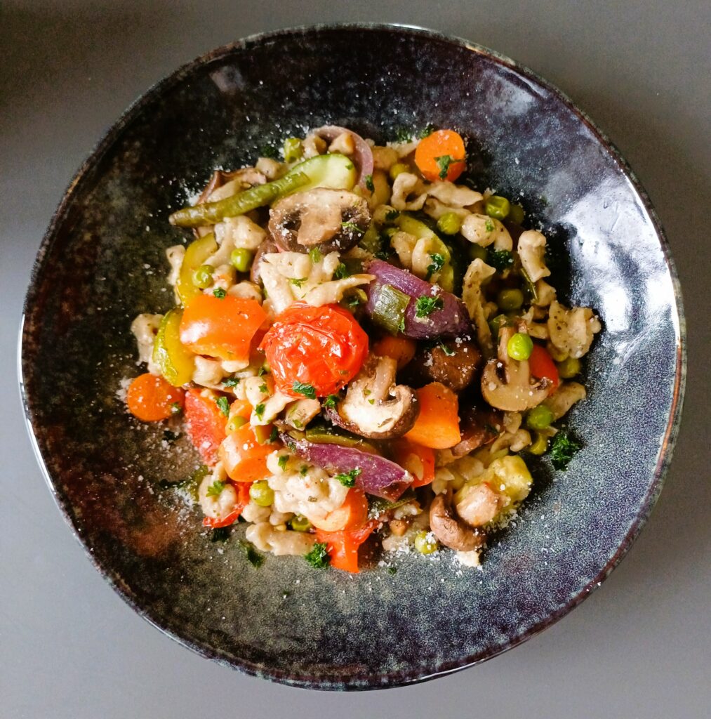 Ofengemüse mit Roggenspätzle